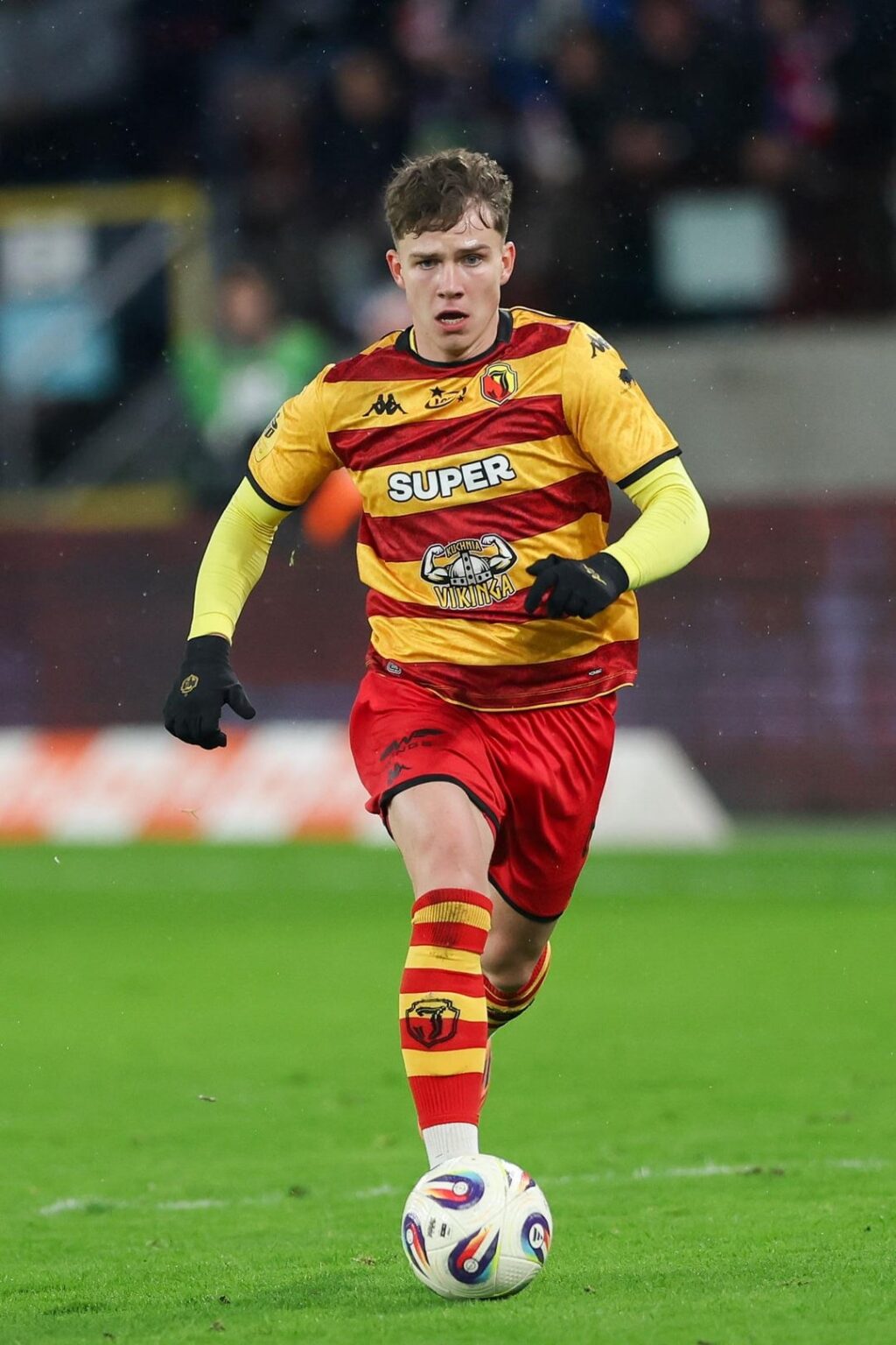 As Polish Dortmund fan I feel we should go after him (Oskar pietuzsweski).