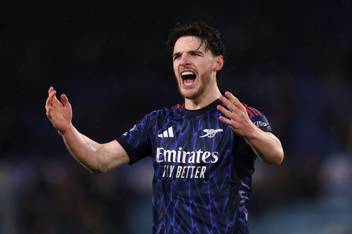 LEEDS, ENGLAND - JANUARY 31: Declan Rice of Arsenal celebrates following the team's victory during the Premier League match between Leeds United and Arsenal at Elland Road on January 31, 2026 in Leeds, England. (Photo by Carl Recine/Getty Images)