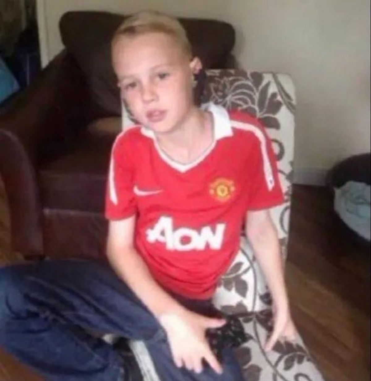 Cole Palmer in a Manchester United shirt