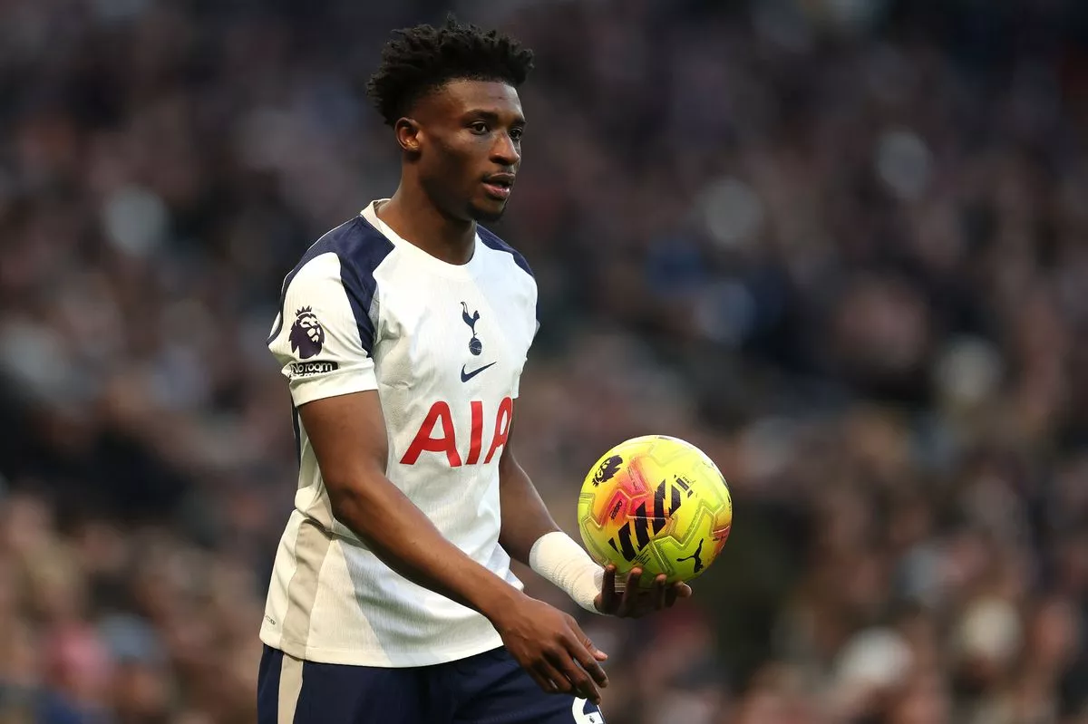 Tottenham Hotspur star Mohammed Kudus with the ball 