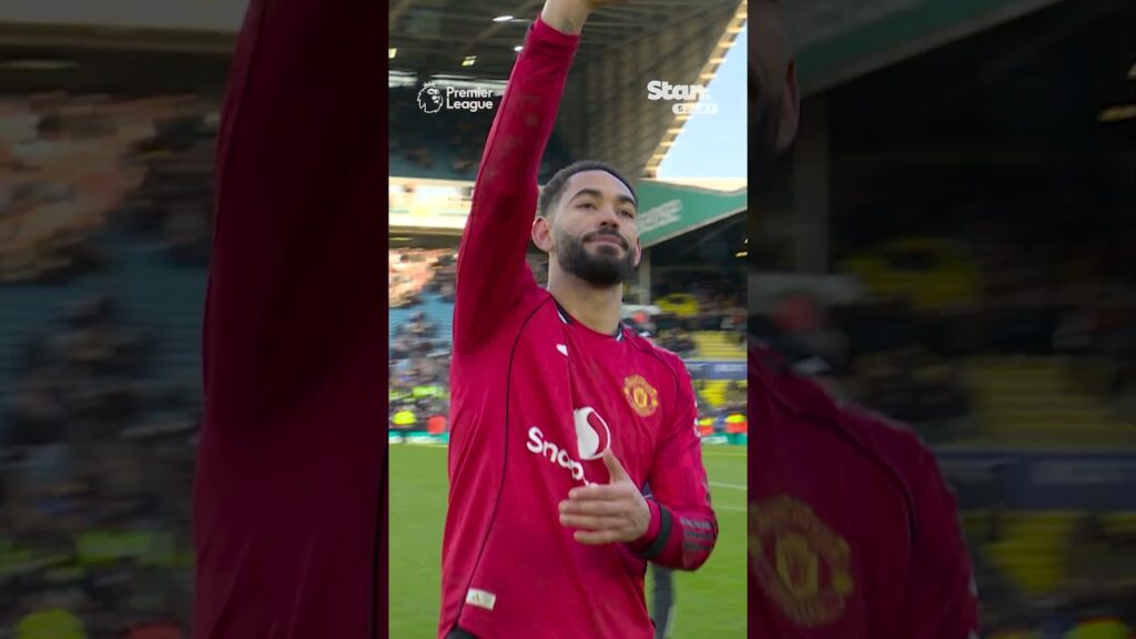 Matheus Cunha really did leave Tyrell Malacia hanging while he fed the fans 😳 #PremierLeague