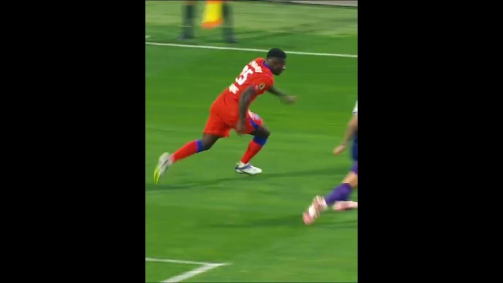 Nunca se ignora um video de arrancadas do Nuno Mendes ⚡️🇵🇹 #football #ligue1 #psg #sport #foot Nunca se ignora um video de arrancadas do Nuno Mendes ⚡️🇵🇹 #football #ligue1 #psg #sport #foot