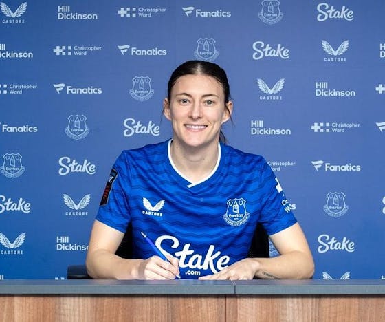 Gambar artikel:Hannah Blundell joins Everton on loan from Manchester United