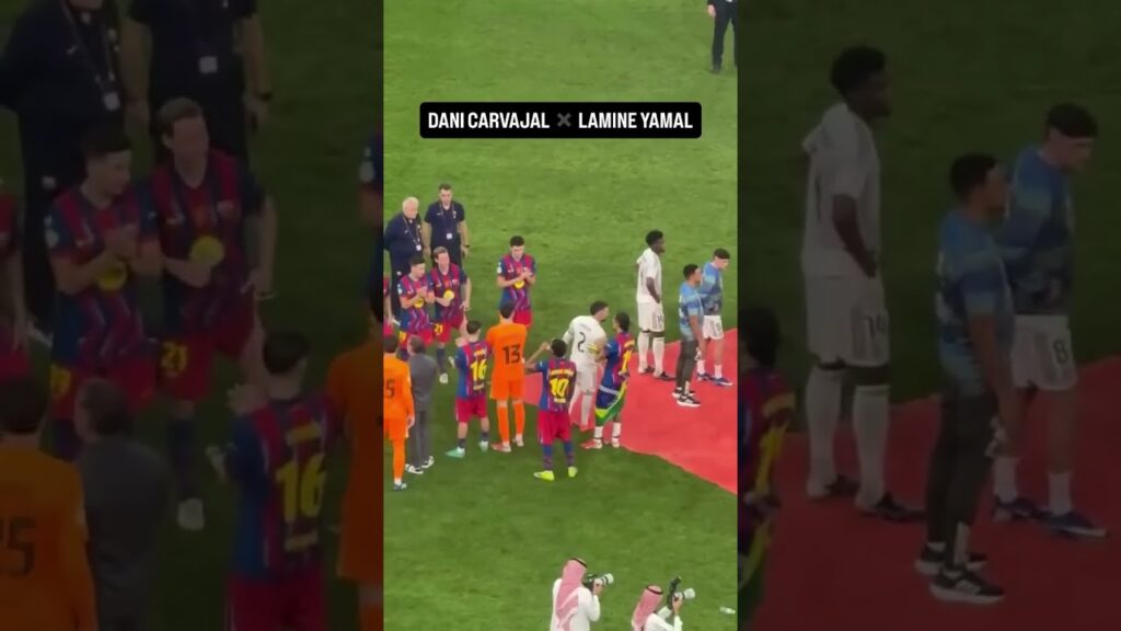 ❤️🫂 Dani Carvajal and Lamine Yamal, after tension in the last Clásico. 👏🏼🎩