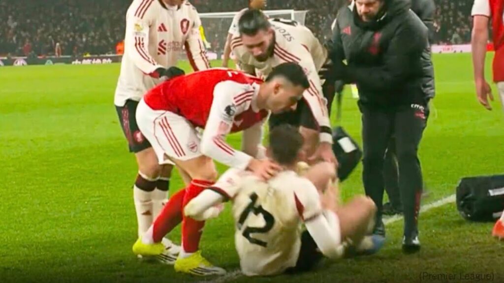 Footage of Gabriel Martinelli Pushing Injured Conor Bradley off the Pitch vs Arsenal 😡