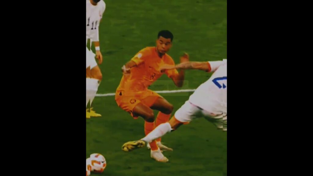 Cody gakpo football skills🤯😎 #amazingskills #beautifulskills #footballskills