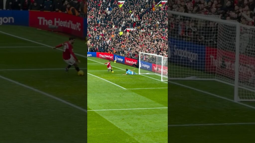 Bruno Fernandes sent Ake back to the Etihad🥶: Unlucky disallowed goal