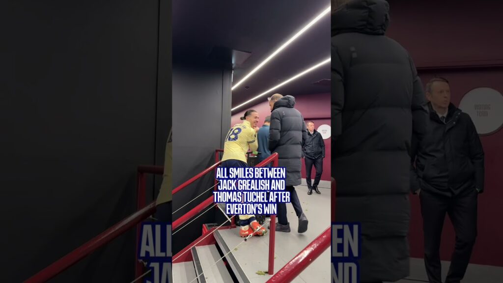 👀 England boss Thomas Tuchel catches up with David Moyes and Jack Grealish post-Aston Villa win.