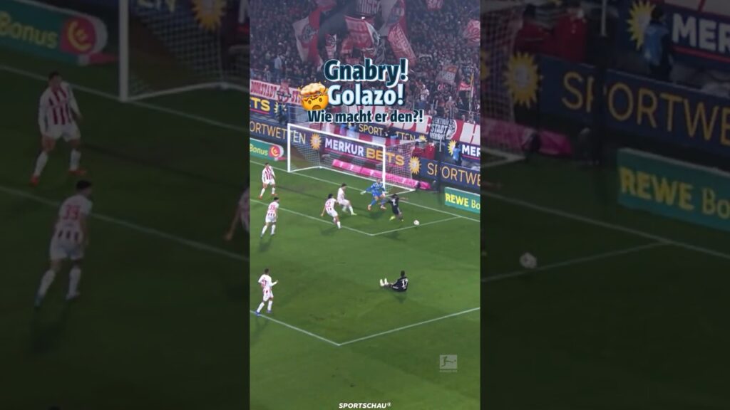 Drop-Kick Lupfer von Gnabry | Sportschau #shorts