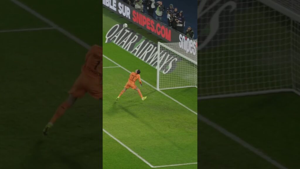 CUANDO EL FÚTBOL SE CONVIERTE EN ARTE: El inolvidable GOLAZO de Dembele | Créditos: PSG | #Shorts