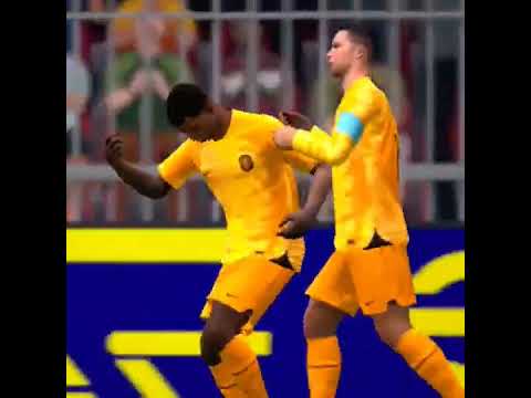Denzel Dumfries' beautiful goal in INFOOTBALL MOBILE