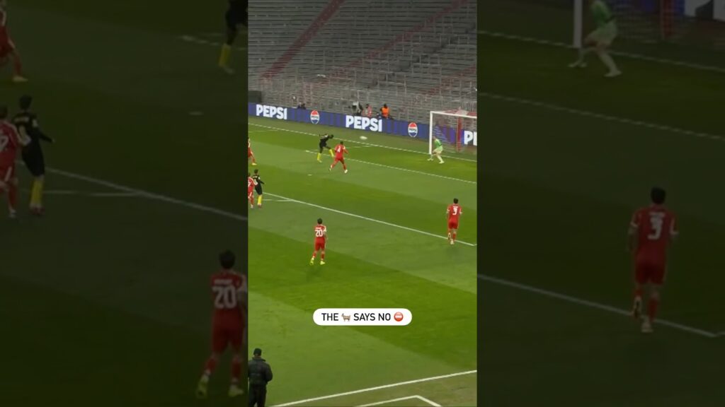 ⛔️ Incredible save by 𝐌𝐀𝐍𝐔𝐄𝐋 𝐍𝐄𝐔𝐄𝐑 ⛔️