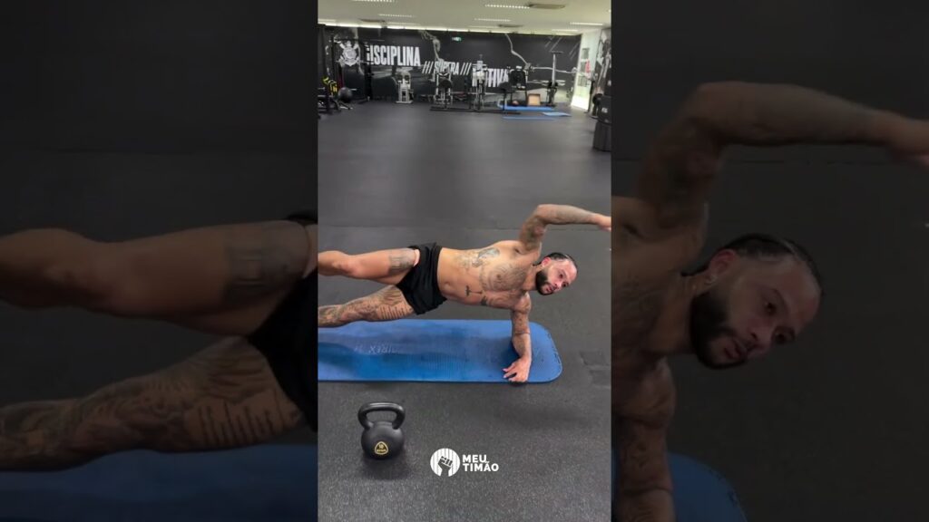 MEMPHIS DEPAY SEGUE ROTINA DE TREINO NO CT E AUMENTA EXPECTATIVA DE RETORNO NO CORINTHIANS