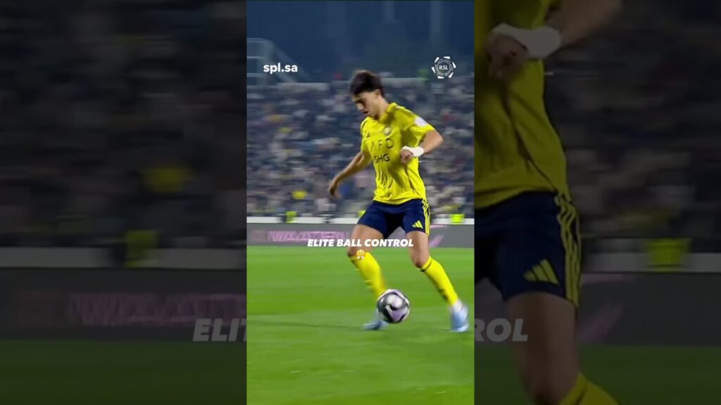 Nimble feet and elite ball control is the name of the game with Joao Felix 😤