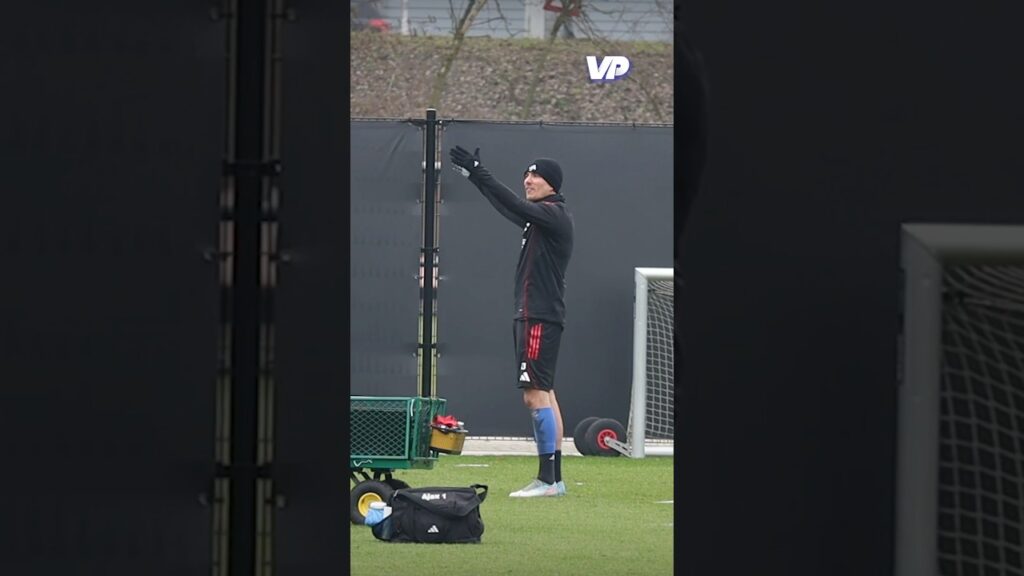Steven Berghuis keert terug op het trainingsveld van Ajax! 🔙⚽ #Ajax #Amsterdam #ChampionsLeague