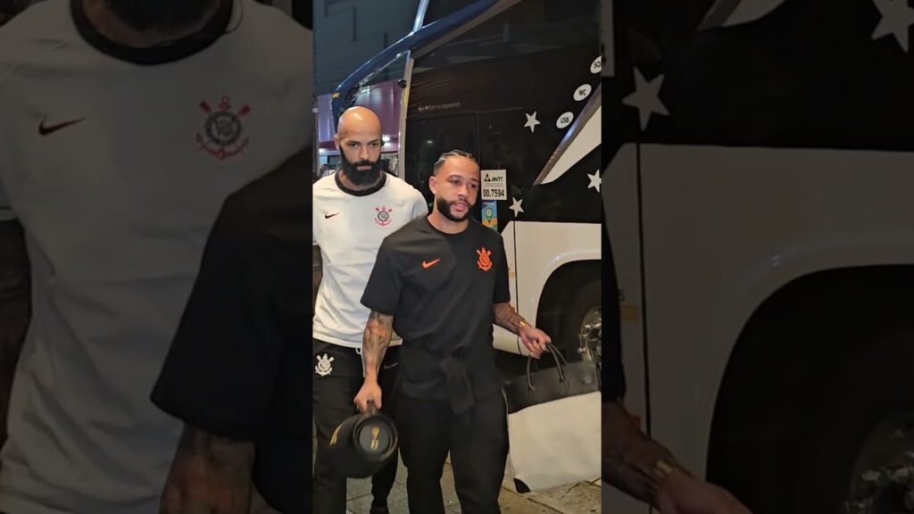 VEJA A REAÇÃO DA TORCIDA DO CORINTHIANS COM O RETORNO DE MEMPHIS DEPAY EM SANTOS