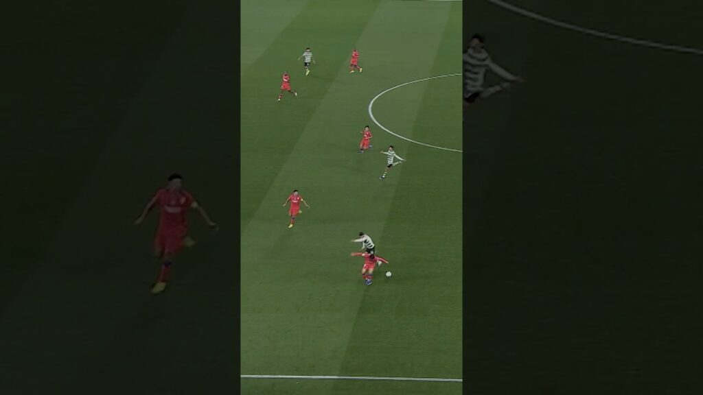 Warren being Warren. 😤💪 #UCL #ChampionsLeague #Marquinhos #PSG #ZaireEmery