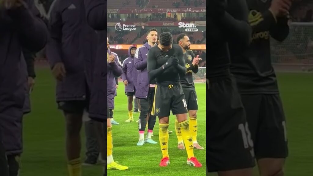Casemiro gets serenaded by the Manchester United fans at the Emirates ❤️ #PremierLeague #ManUnited