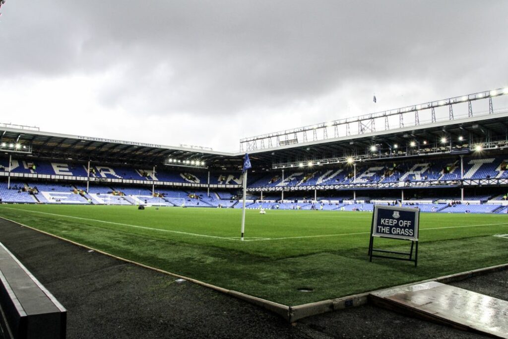 Everton recall forward Gabarro from Sevilla loan