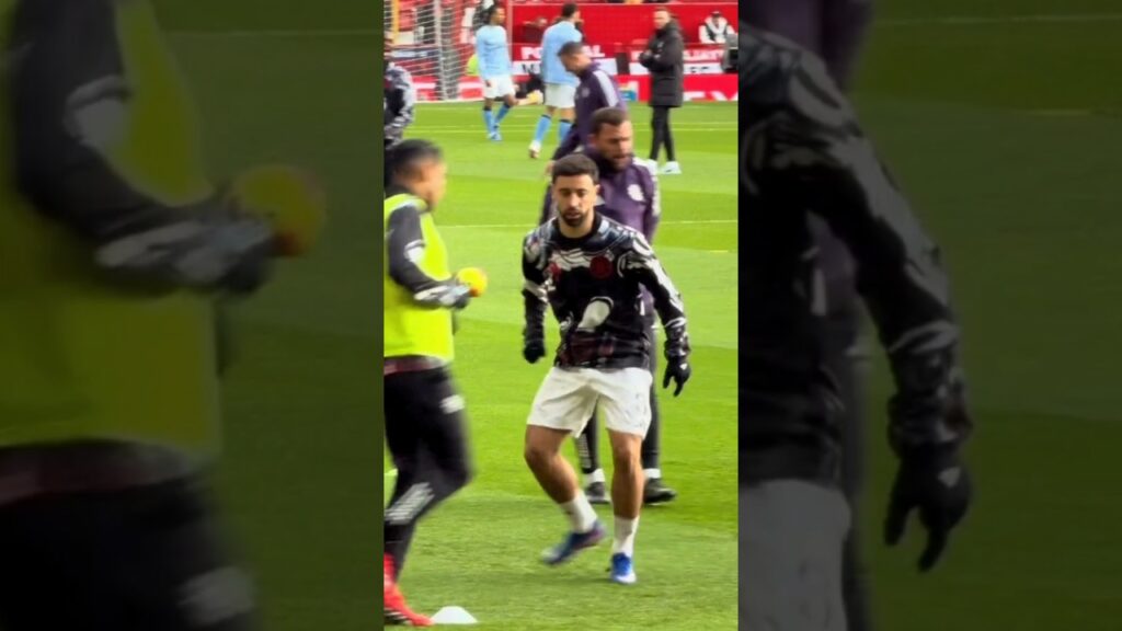 Bruno Fernandes warming up in style 💪🔴