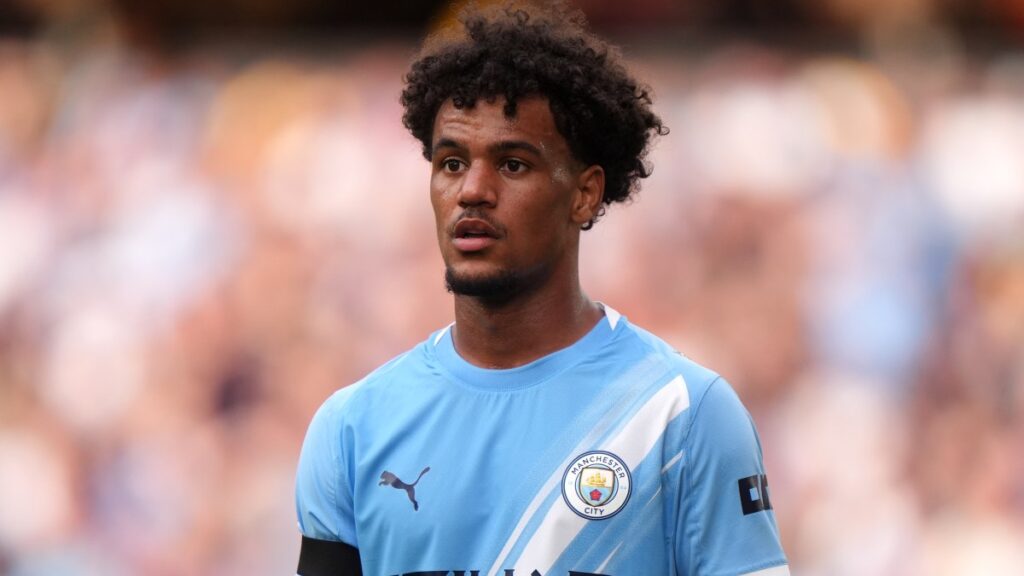 Fulham agree to sign Oscar Bobb from Man City in £27m deal