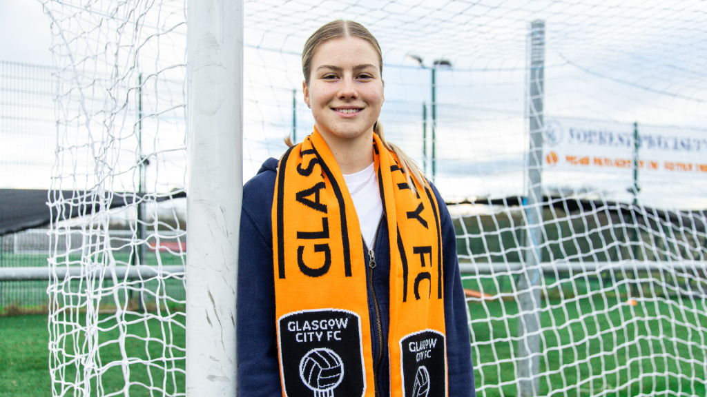 Lydia Sallaway joins Glasgow City on loan from Aston Villa Lydia Sallaway