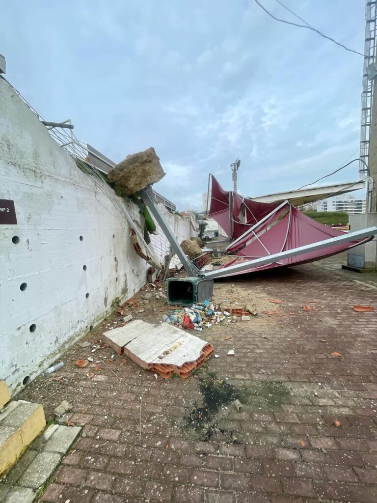 Danos causados pela depressão Kristin nos campos do Oriental e do Alcains