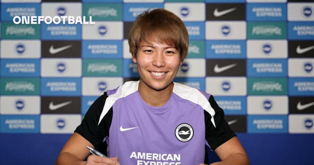 Brighton forward Sieke signs new deal