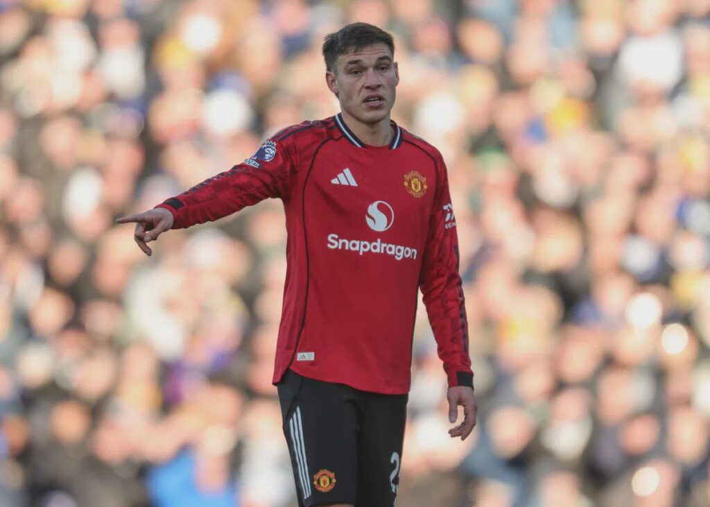 [VI] Ajax looking to sign Ugarte from Man Utd on loan, return of Daley Blind also an option