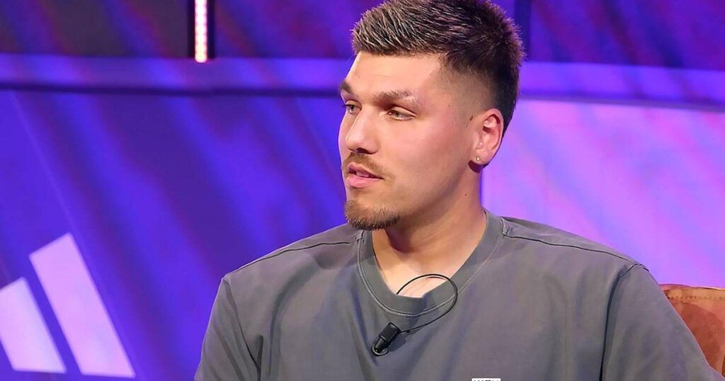 Joel Piroe Rejects Rangers Move as Leeds Striker Holds Out for Better Opportunity