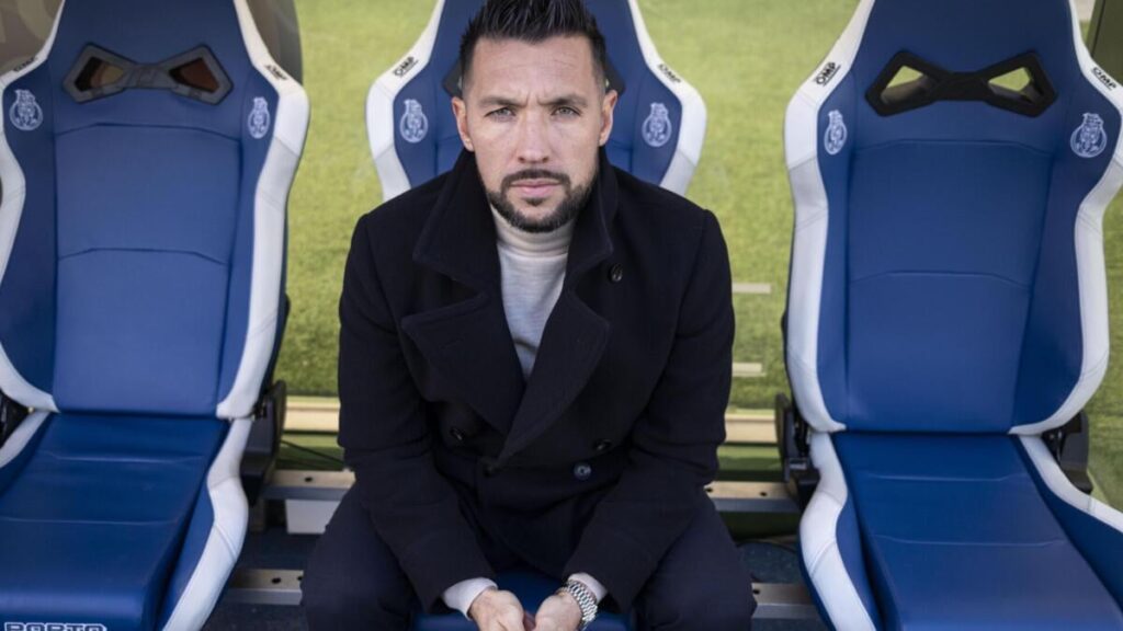 Acordo comum entre Farioli e o FC Porto para a renovação de contrato