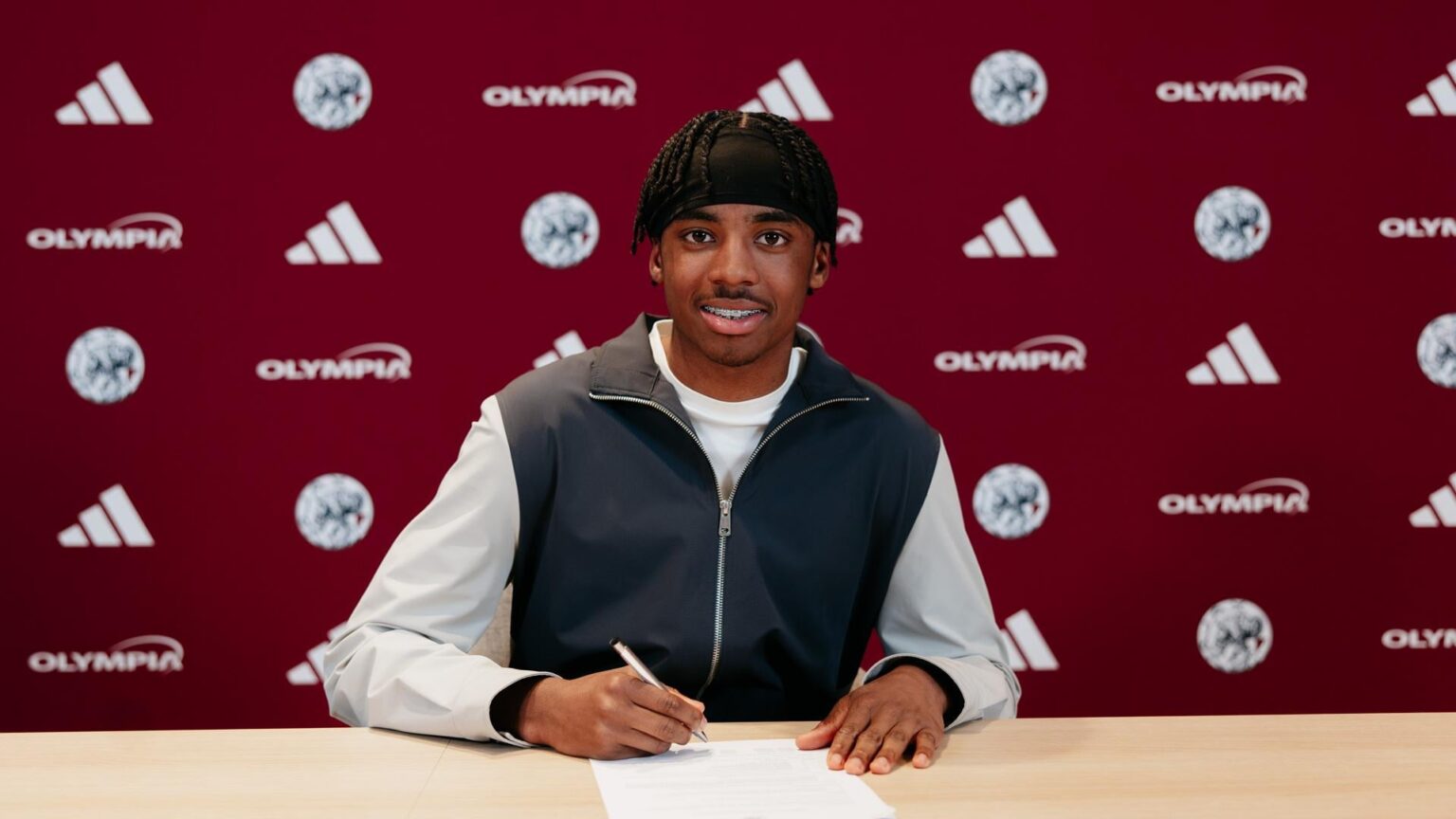 [Official] Ajax signs Paulo Da Silva