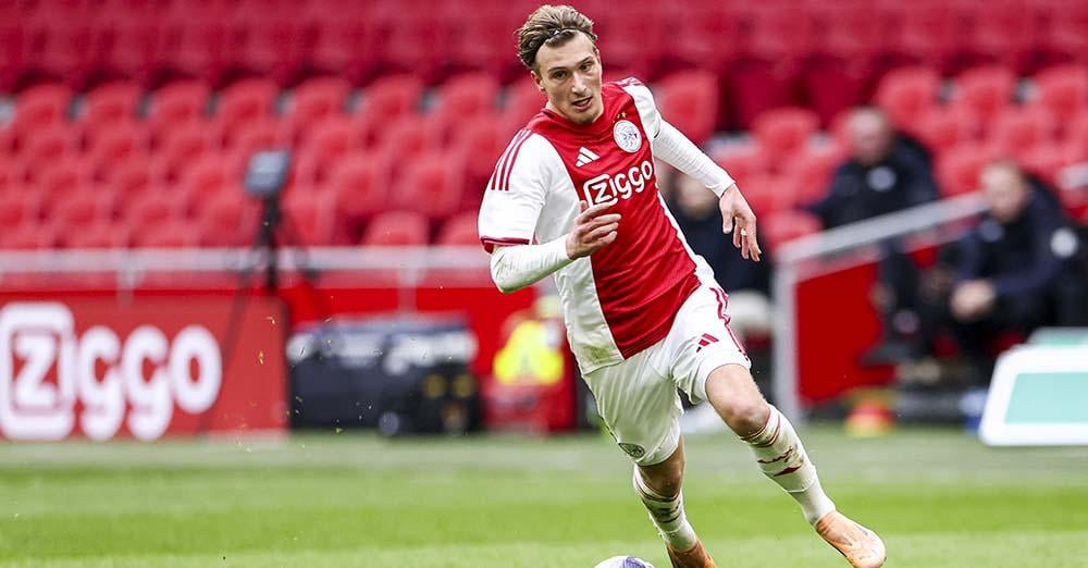 Ajax wins friendly match against RFC Seraing (4-0)