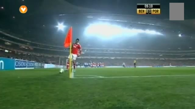 Há 12 anos, Matic marcava um grande golo em jogo entre Benfica e Porto que terminou 2-2 no Estádio da Luz.