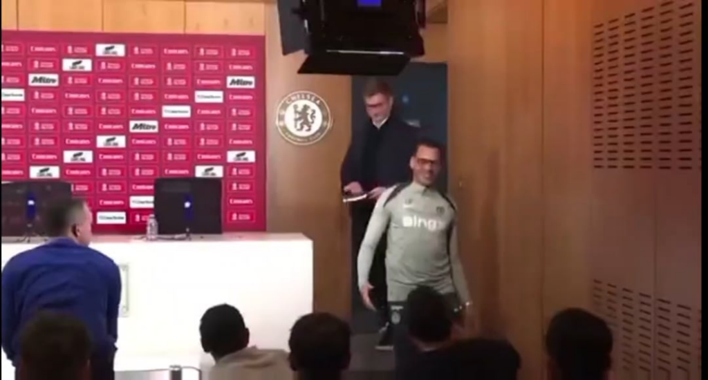 Liam Rosenior greeted every single journalist before his first Chelsea press conference.