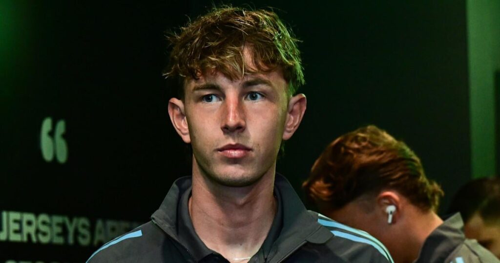 Joe White and Harrison Ashby have joined League One side Bradford City on loan for the remainder of the 2025/26 season.