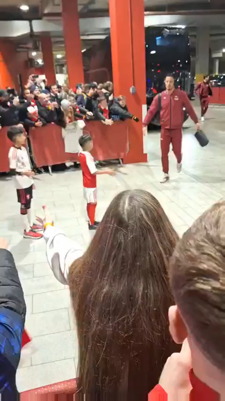 Players have arrived. Timber is with the team.