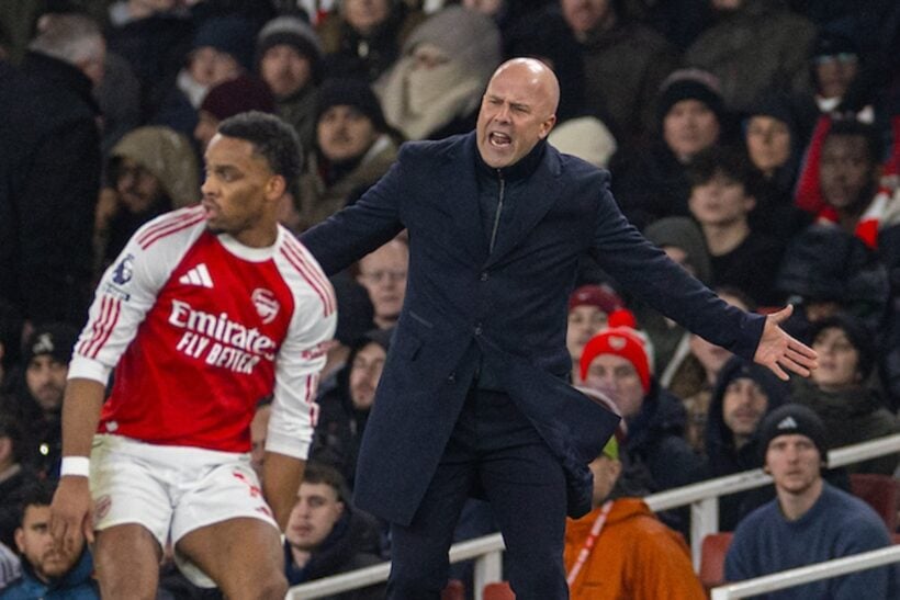 LONDON, ENGLAND - Thursday, January 8, 2026: Liverpool's head coach Arne Slot during the FA Premier League match between Arsenal FC and Liverpool FC at the Emirates Stadium. (Photo by David Rawcliffe/Propaganda)