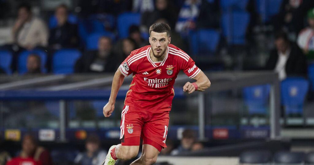 David Jurásek volta a título definitivo ao Slavia Praga