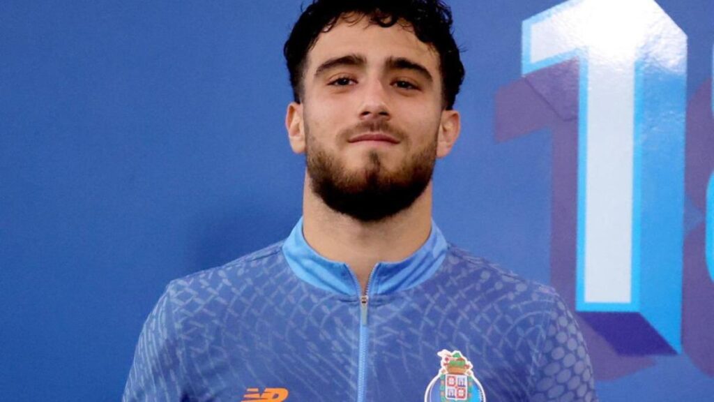 Espanhol negoceia Ángel Alarcón