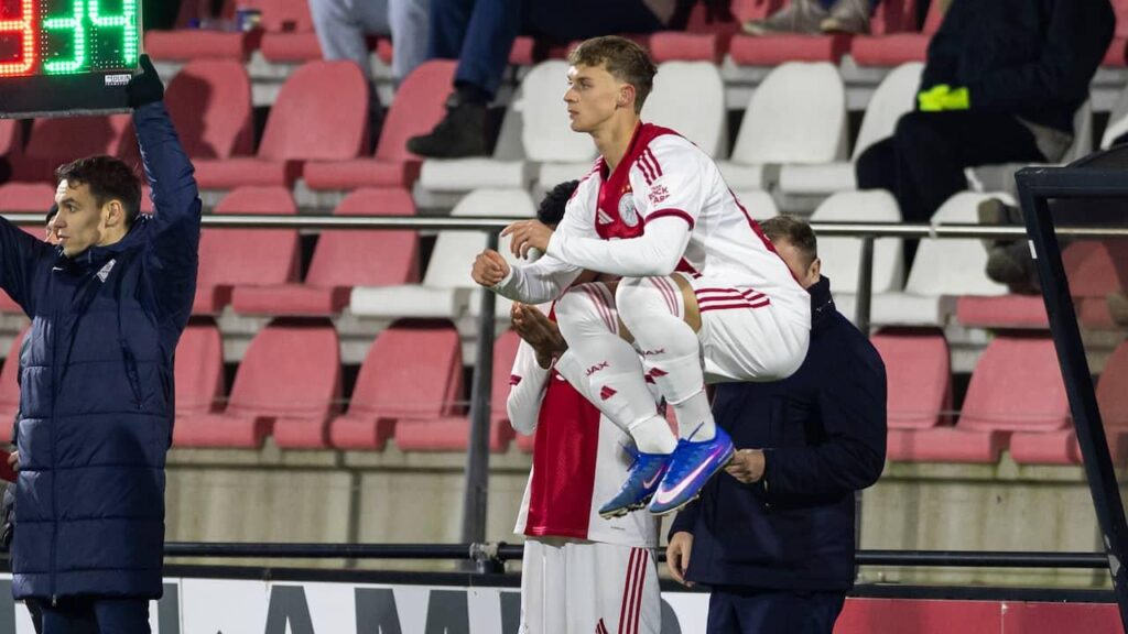 Jong Ajax - Roda JC ends in a 2-2 draw as Ibrahimovic makes his debut.