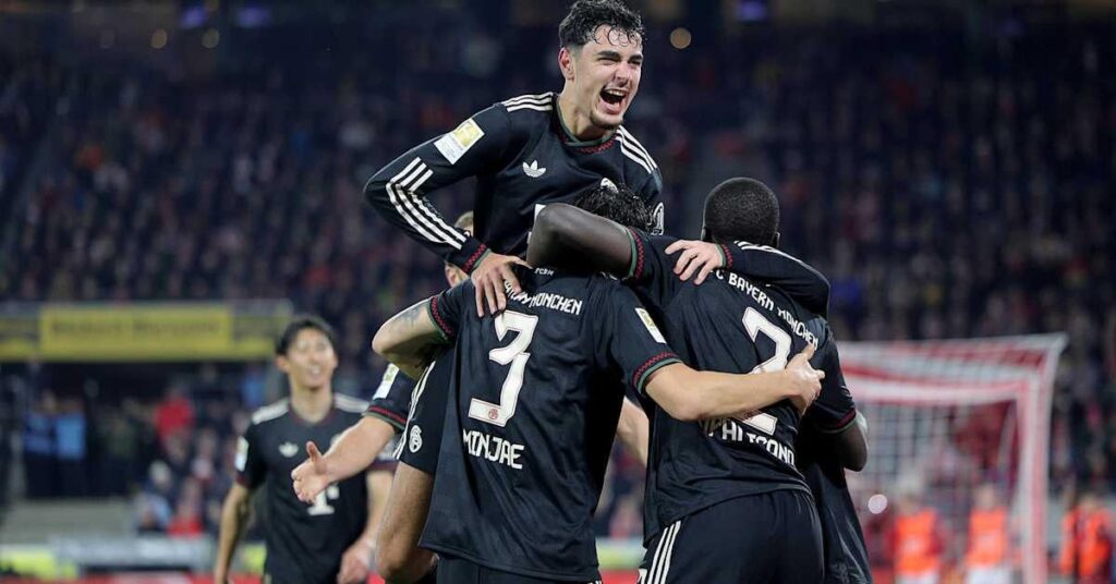 [Official] FC Bayern plays best first half of the season in Bundesliga history!