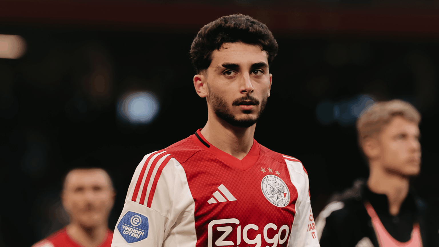 Official: Ajax and CA Osasuna have reached an agreement on the transfer of Raúl Moro to the Spanish club. The winger was under contract with Ajax until June 30, 2030.
