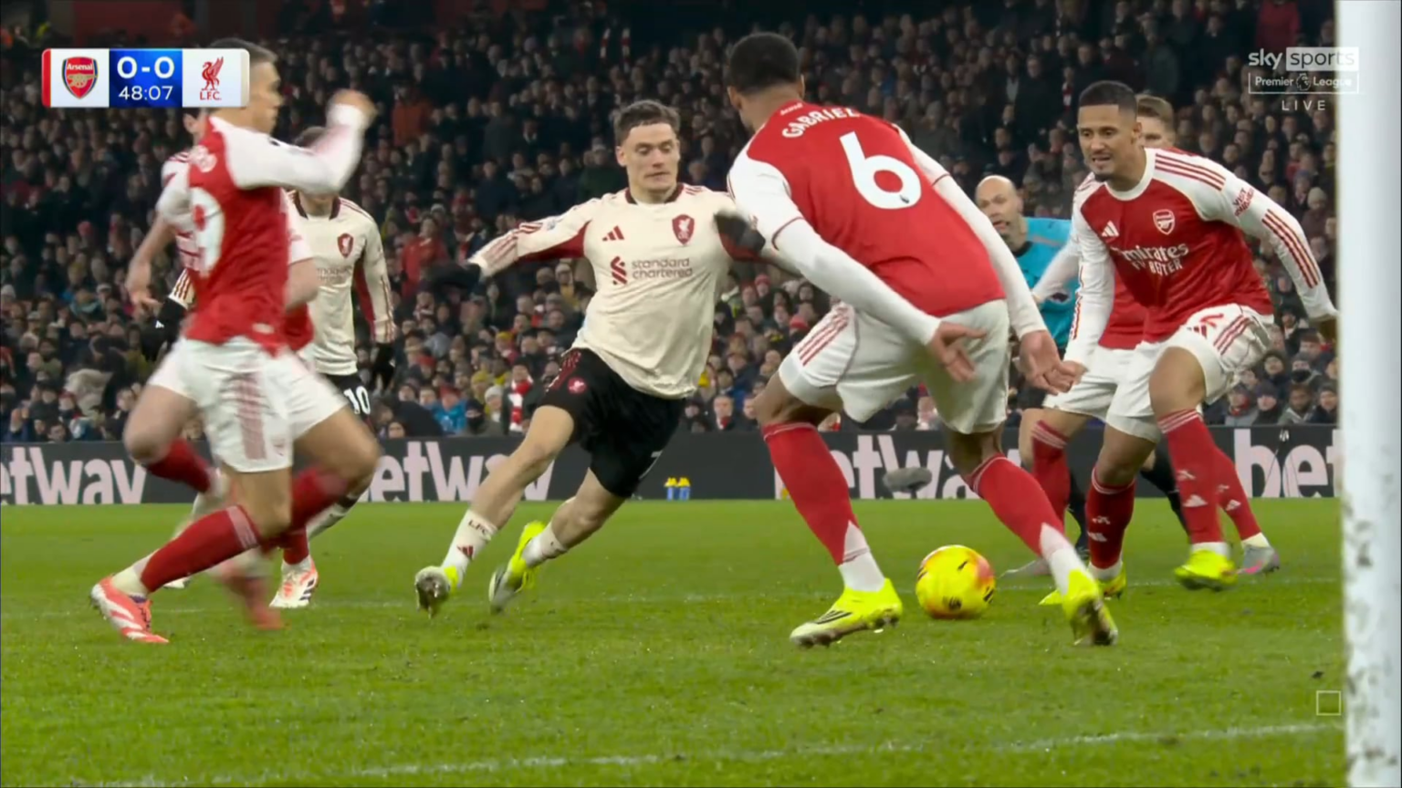 Liverpool penalty shout vs Arsenal 48'