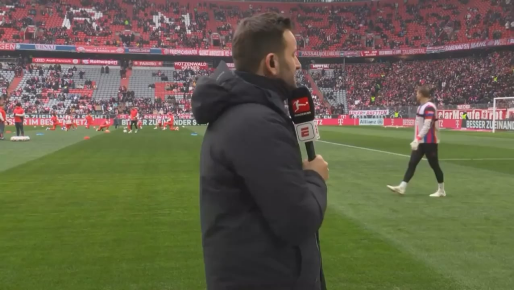 Manu’s ball control vs those of field players?