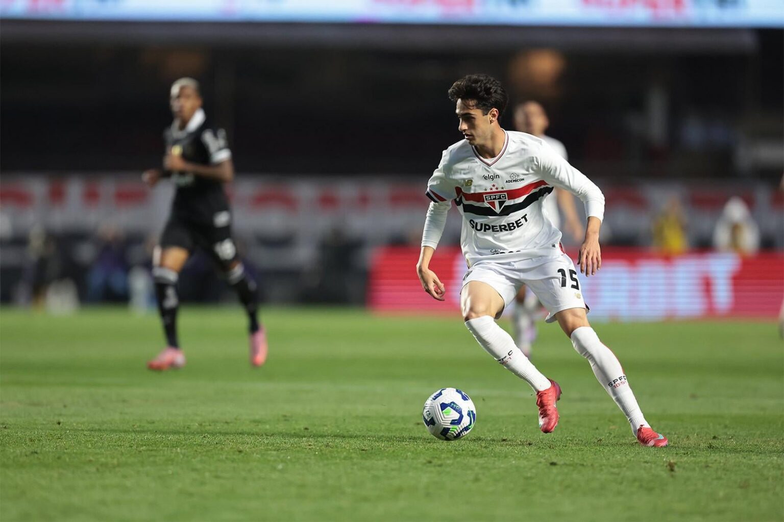 São Paulo encaminha a venda de Rodriguinho ao Red Bull Bragantino; contrato será de cinco anos | Ge