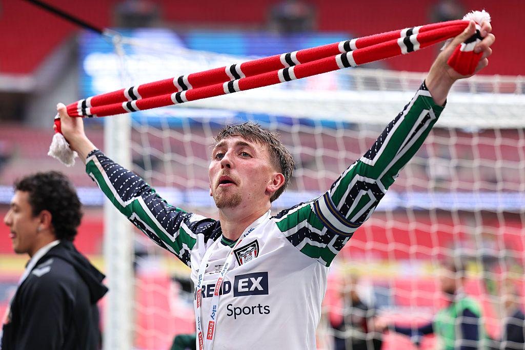 West Ham Launch £6m Bid for Sunderland Midfielder Dan Neil