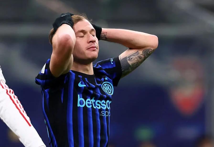 ⚫️🔵🇮🇹Nicolò Barella underwent clinical and instrumental tests this morning at the Humanitas Institute in Rozzano.  For the Nerazzurri midfielder, a mild strain in the psoas muscle of his right thigh.

His condition will be evaluated day by day.