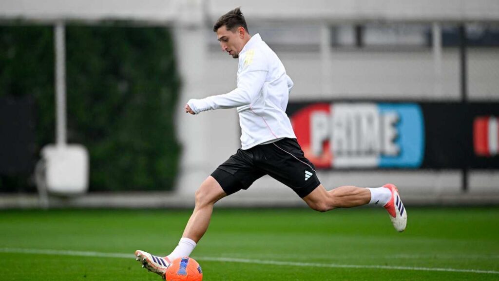 Jonas Rouhi joins Carrarese on loan - Juventus