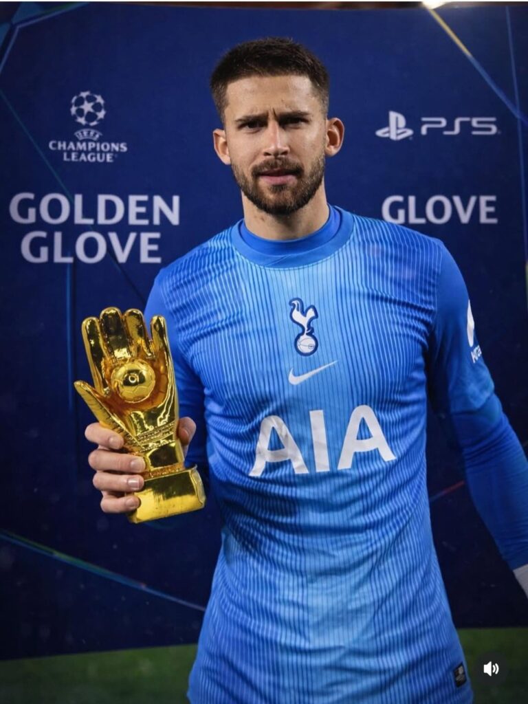Vicario with his group stage Golden Glove, 6 clean sheets